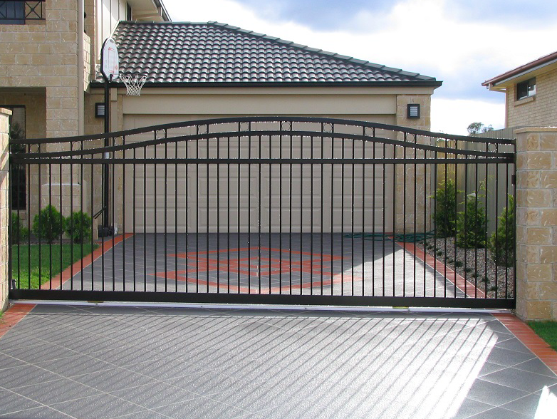 W & H Fencing | Parakeet Ct, Greenbank QLD 4124, Australia | Phone: 0406 272 070