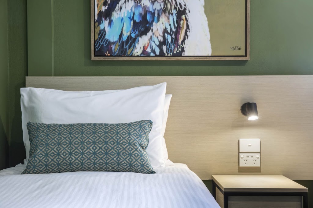 Nightcap at Pritchards Hotel | 360 Elizabeth Dr, Mount Pritchard NSW 2170, Australia | Phone: (02) 9607 0311