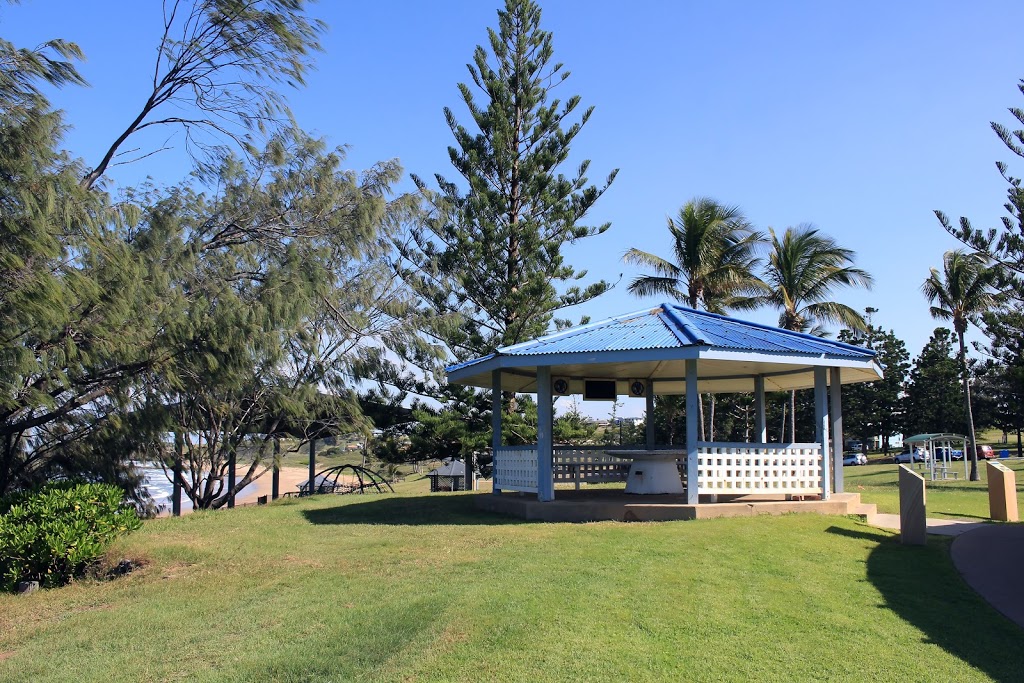 Kerr Park playground, Emu Park | park | 3 Granville St, Emu Park QLD 4710, Australia