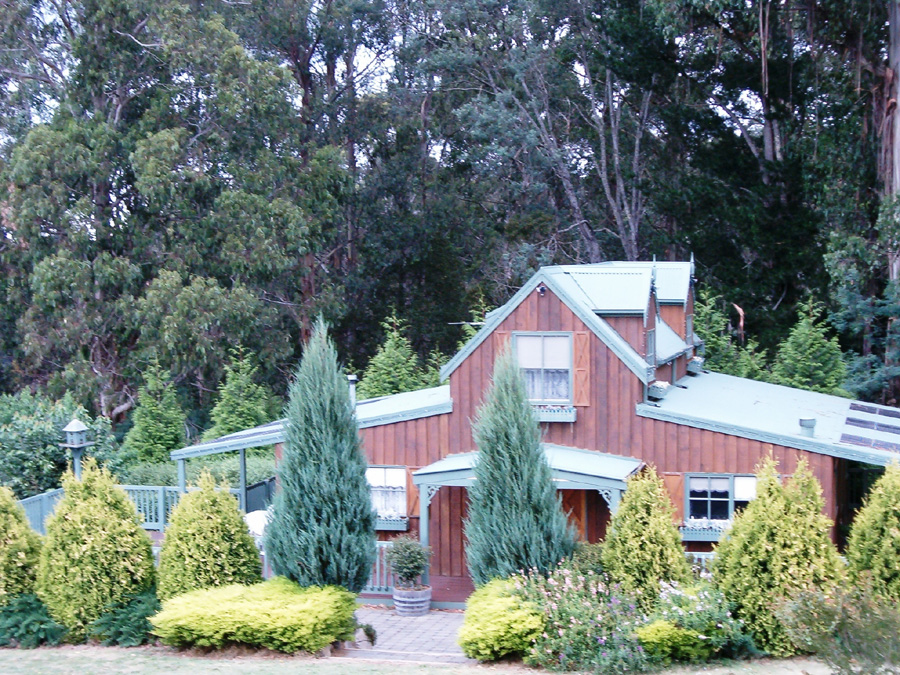 Gracehill Accommodation | lodging | 28 Chalet Rd, Olinda VIC 3788, Australia | 0397511019 OR +61 3 9751 1019