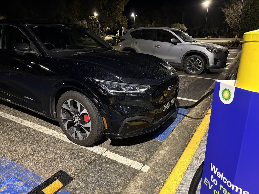 bp pulse Charging Station | South, Hume Fwy, Glenrowan VIC 3675, Australia | Phone: 1300 002 738