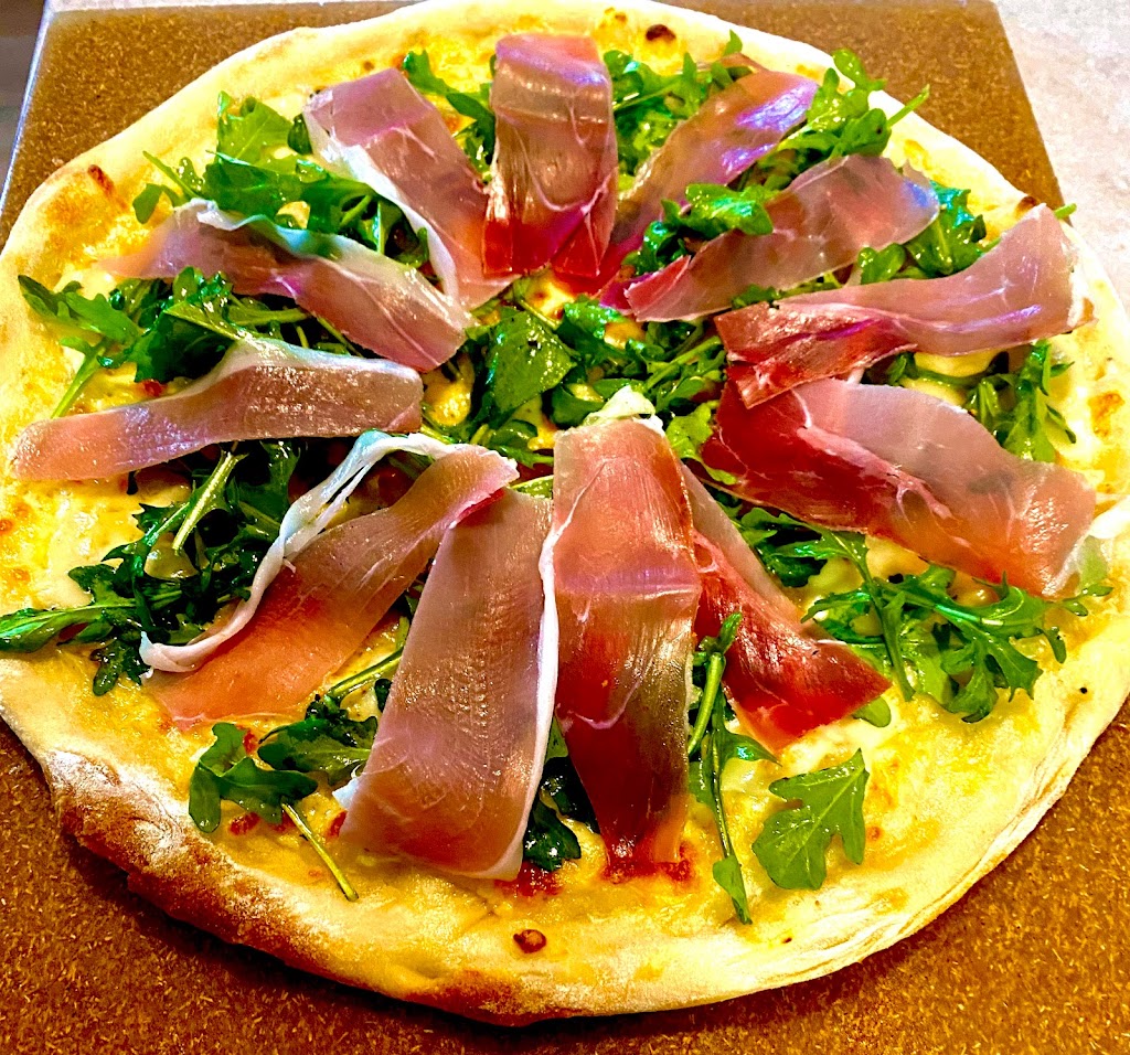 Antonios Pizzaria | restaurant | 142 Lennox St, Maryborough QLD 4650, Australia | 0741831540 OR +61 7 4183 1540