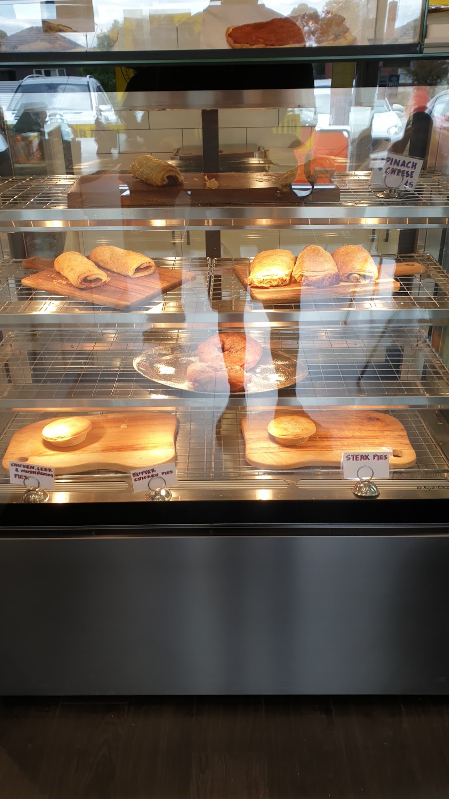 Flinders Vanilla Slice | bakery | 272 Warrigal Rd, Cheltenham VIC 3192, Australia | 0385221115 OR +61 3 8522 1115