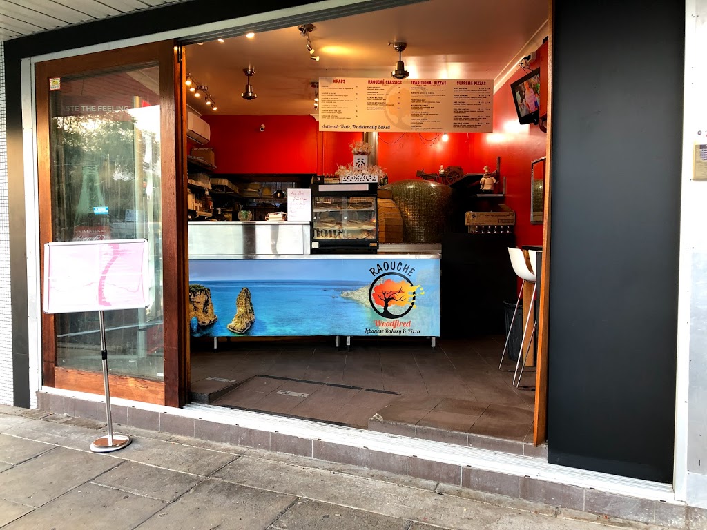 Raouche Woodfired Lebanese Bakery & Pizza | 6 The Strand, Penshurst NSW 2222, Australia | Phone: (02) 8054 8999