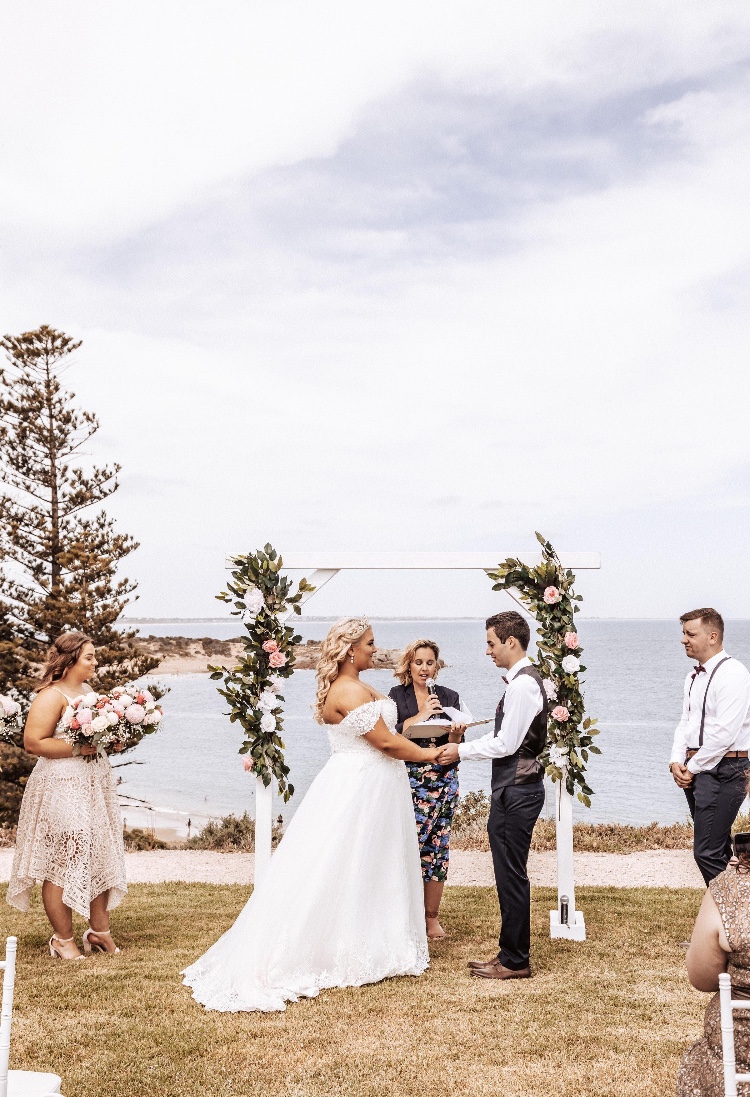 Weddings By Sunnie | Captain Sturt Parade, Hindmarsh Island SA 5214, Australia | Phone: 0434 051 277