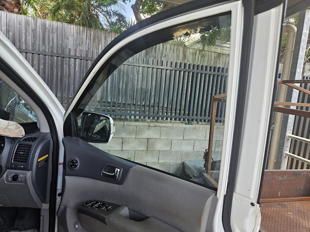 National Windscreens Group - NWG Sumner | 1/26 Neon St, Sumner QLD 4074, Australia | Phone: 1300 518 398