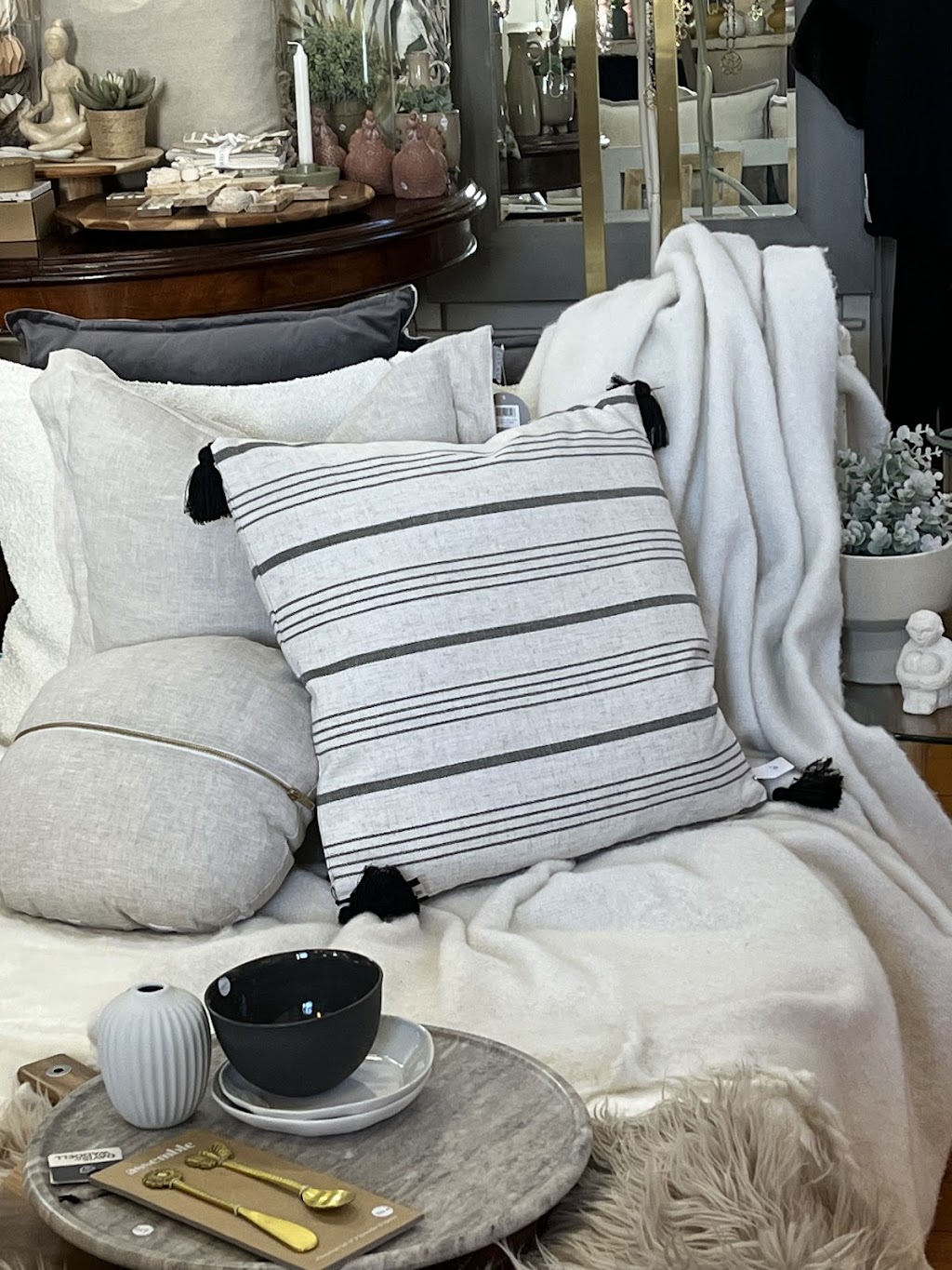 Mollisons | 116-118 Mollison St, Kyneton VIC 3444, Australia | Phone: 0419 001 518