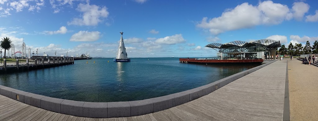 Floating Christmas Tree & Light Show |  | Steampacket Gardens, Eastern Beach, Geelong VIC 3220, Australia | 0352725272 OR +61 3 5272 5272