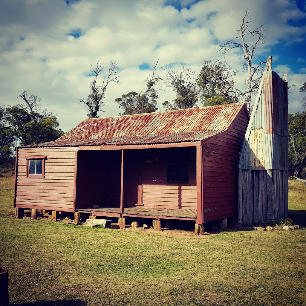 Pockets Hut | Cooleman NSW 2611, Australia