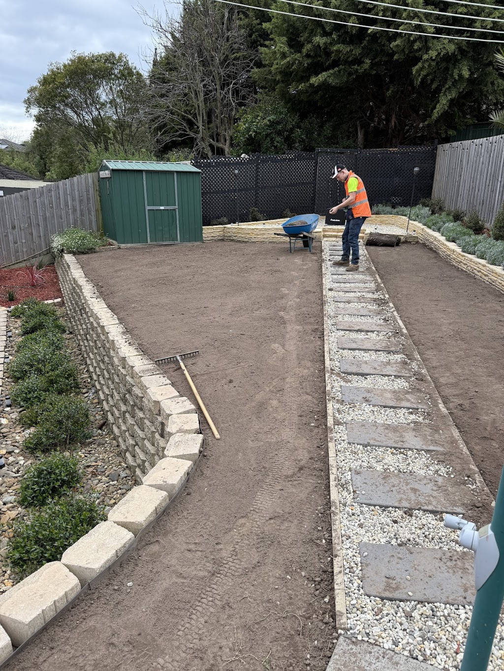 Apex Landworks | 15 Amberly Dr, Drouin VIC 3818, Australia | Phone: 0412 048 297