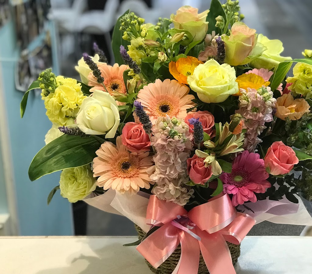 Top Flower | The Village Plaza, Shop 6.10A/11A Bay Dr, Meadowbank NSW 2114, Australia | Phone: (02) 7901 3937