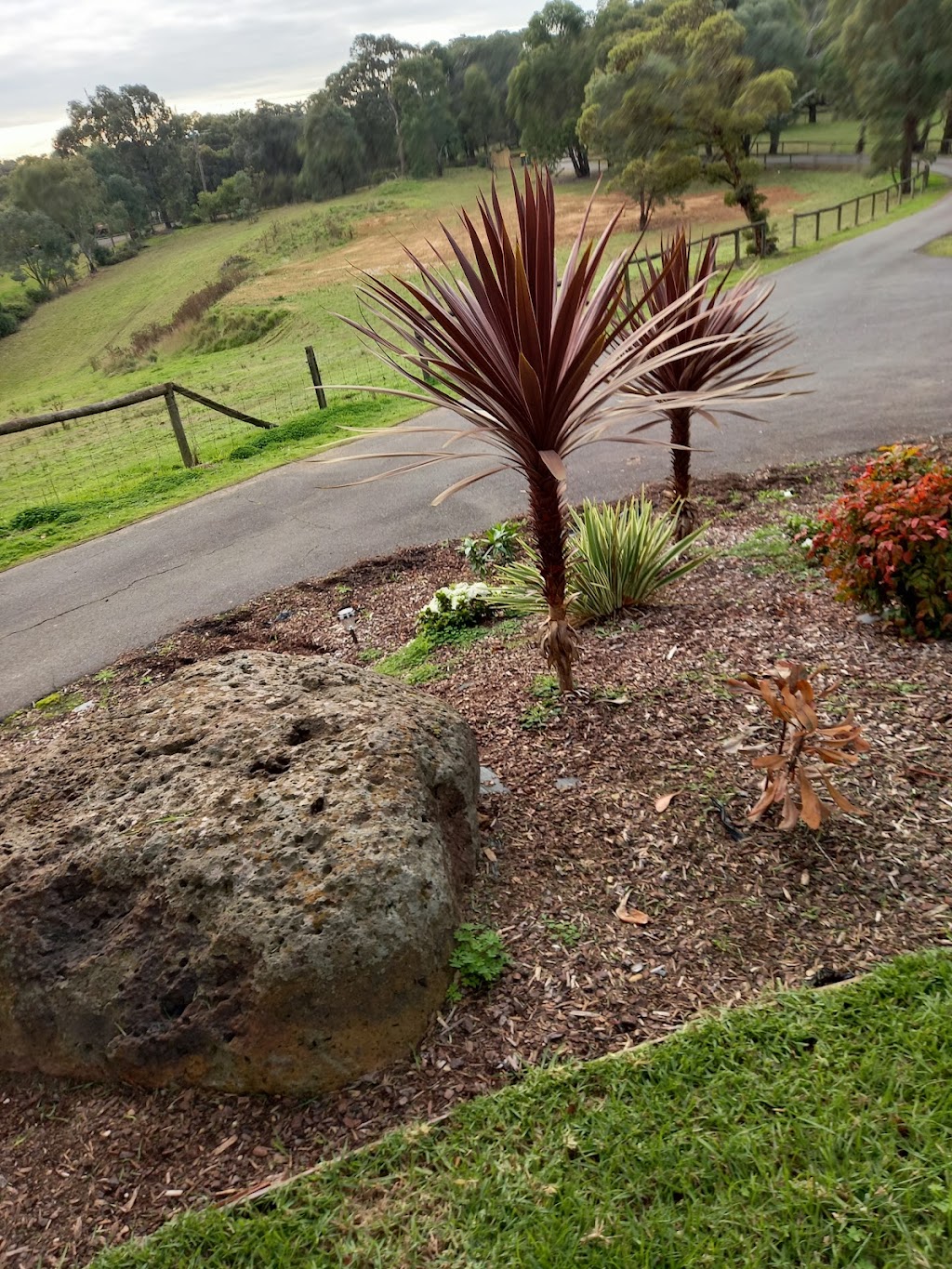 KL - West Garden Services. Kinglake West | 100 National Park Rd, Kinglake West VIC 3757, Australia | Phone: 0473 168 096