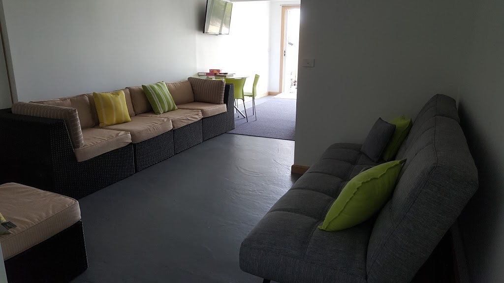 AppleBay Guest Housee | lodging | 15-19 Southern Dr, Midway Point TAS 7171, Australia | 0409415444 OR +61 409 415 444