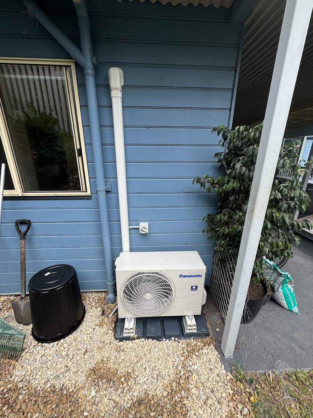 Electro breeze air conditioning | 21 St Kilda Cres, Tweed Heads West NSW 2485, Australia | Phone: 0401 630 717