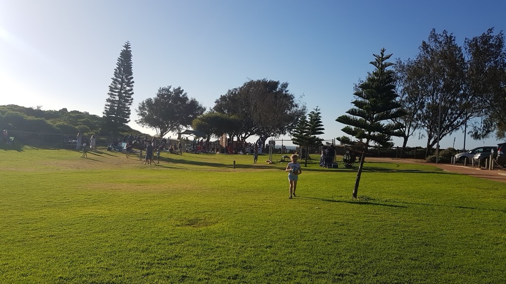 Iluka Foreshore Park | park | Burns Beach Road, Burns Beach Rd, Iluka WA 6028, Australia | 0894004268 OR +61 8 9400 4268