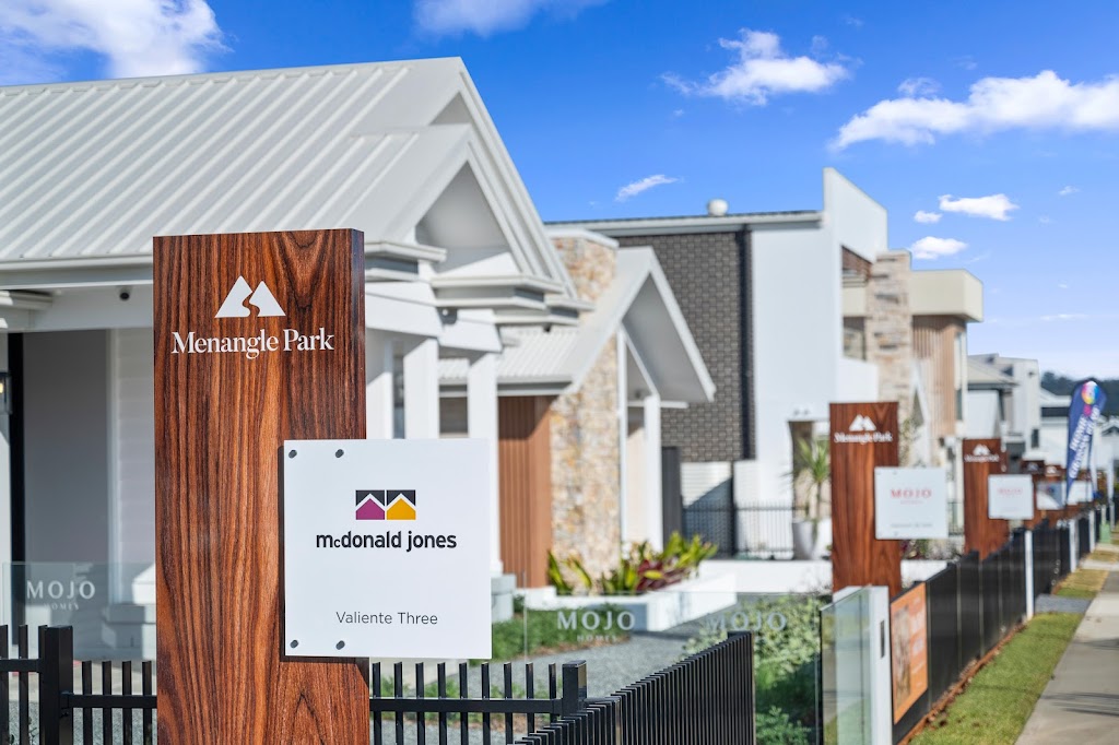 Menangle Park Display Village | 3 Doriemus Ave, Menangle Park NSW 2563, Australia | Phone: 1300 001 158