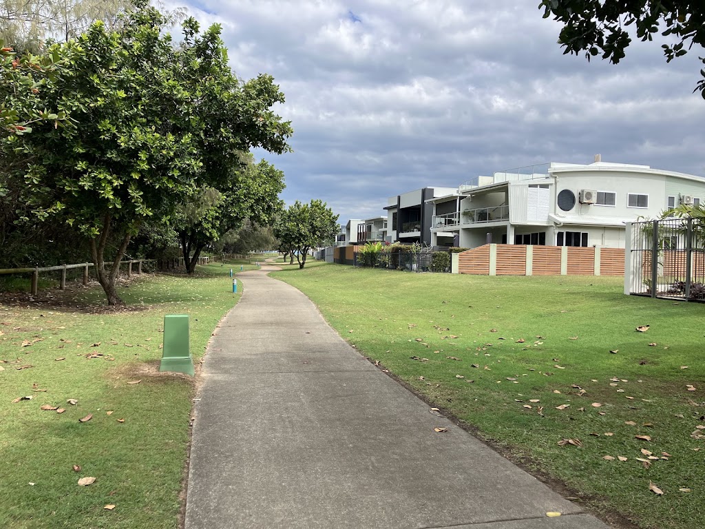 Harbour Beach Apartments | 17 Marina Bch Parade, Mackay Harbour QLD 4740, Australia | Phone: 0459 098 035