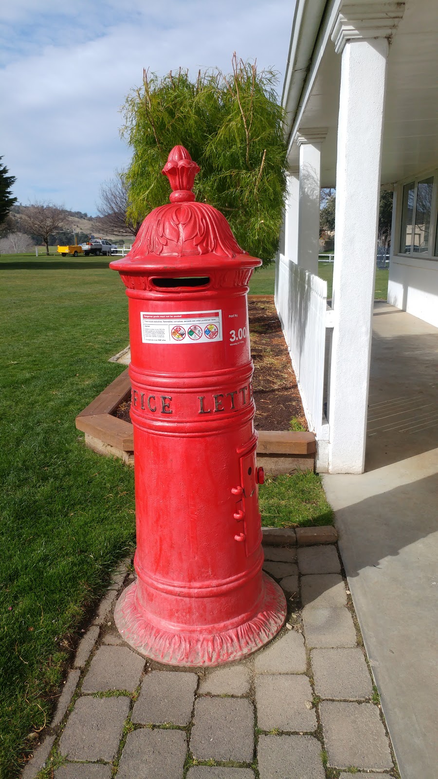 Australia Post | post office | 54 Bridge St, Richmond TAS 7025, Australia | 0362602260 OR +61 3 6260 2260