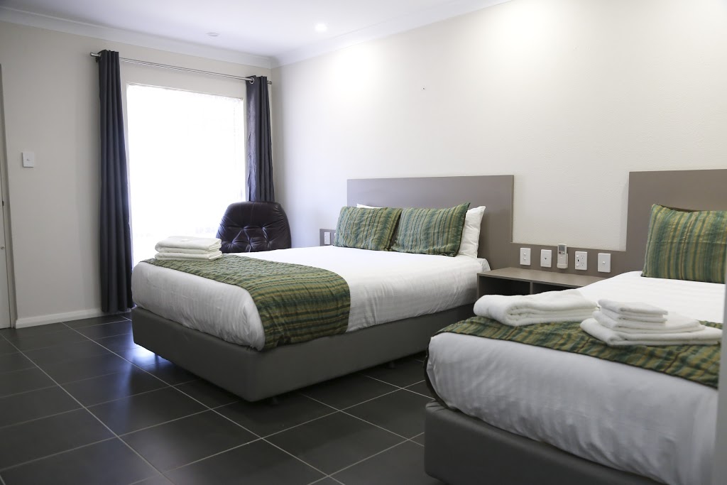 Exies Bagtown Motel & Function Centre | lodging | 2 Blumer Ave, Griffith NSW 2680, Australia | 0269627166 OR +61 2 6962 7166