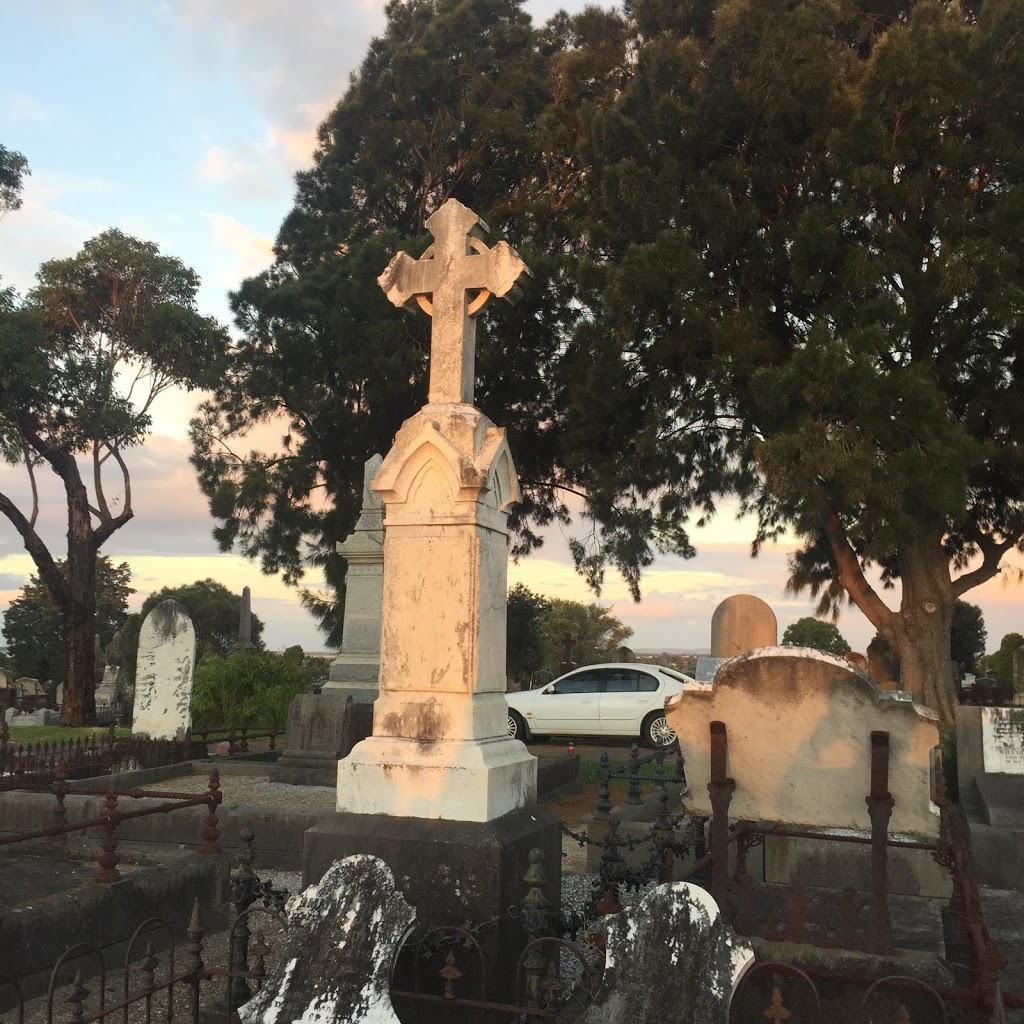 Geelong Cemeteries Trust | 127-189 Ormond Rd, East Geelong VIC 3219, Australia | Phone: (03) 5249 3939