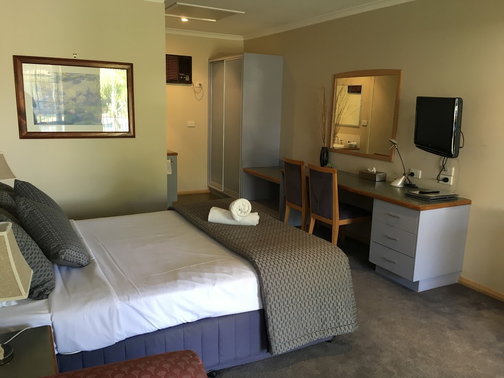Capricorn Motor Inn | lodging | 255 Melbourne St, Mulwala NSW 2647, Australia | 0357443813 OR +61 3 5744 3813