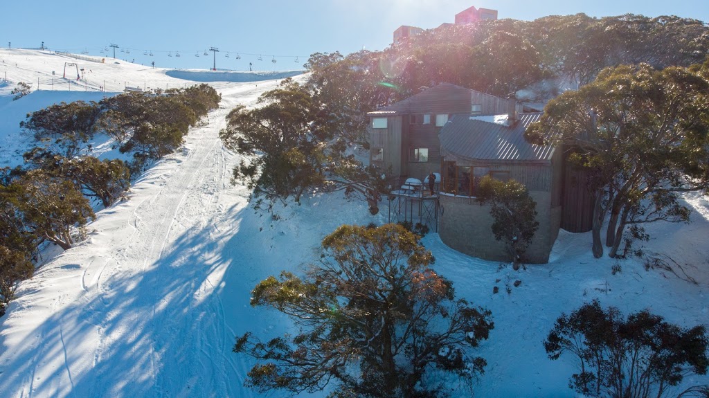 Mansfield Ski Lodge - Mount Buller | 7 Standard Ln, Mount Buller VIC 3723, Australia | Phone: (03) 9386 9345