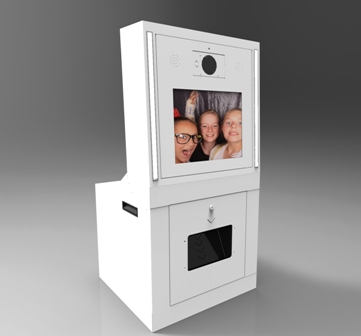 Photos In A Booth |  | Peal Ct, Carrara QLD 4211, Australia | 0488091081 OR +61 488 091 081