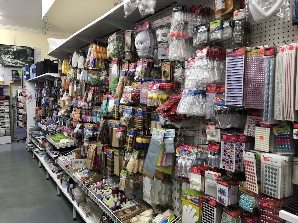Neighbours Variety Store Ormeau | store | 180 Pascoe Rd, Ormeau QLD 4208, Australia | 0755475991 OR +61 7 5547 5991