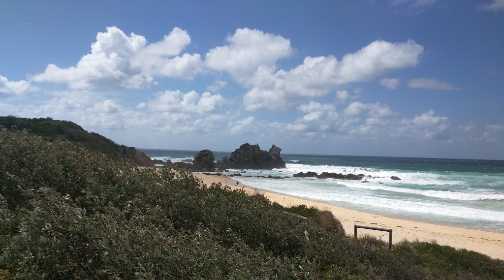 Camel Rock Beach Car Park | parking | Wallaga Lake Rd, Wallaga Lake NSW 2546, Australia