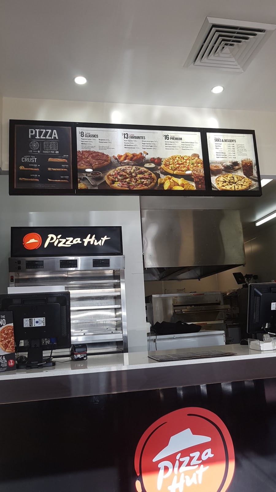 Pizza Hut Ellenbrook | meal delivery | Shop 6, Aveley Central Park, 1549 Gnangara Rd, Aveley WA 6069, Australia | 131166 OR +61 131166