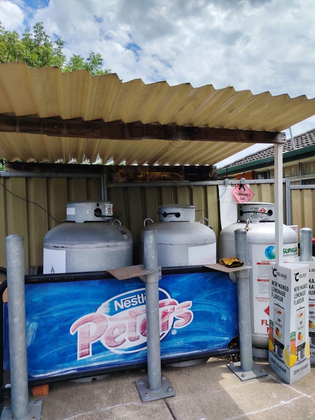 Sweet Whiskers Convenience Store | 120 Walters Rd, Blacktown NSW 2148, Australia | Phone: 0422 952 306
