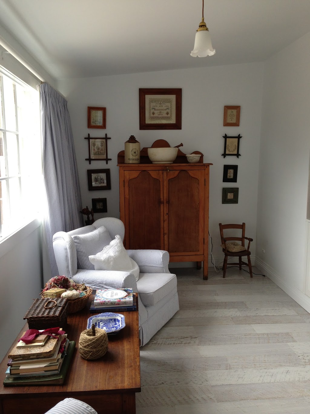 White Dove Cottage Bed and Breakfast | 51 Marlborough St, Longford TAS 7301, Australia | Phone: 0400 957 285