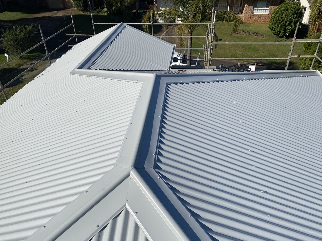 New Top Roofing Pty Ltd | 98 Fuerte Dr, Valla NSW 2448, Australia | Phone: 0450 029 716