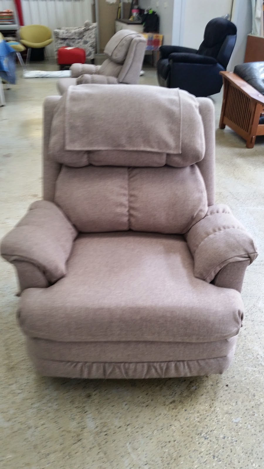 GH Place Upholstery | 44 Charles St, Aitkenvale QLD 4814, Australia | Phone: (07) 4728 1411