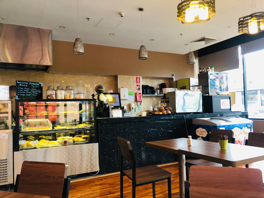Triangle Cafe | cafe | 118-126 Princes Hwy, Fairy Meadow NSW 2519, Australia | 0410765650 OR +61 410 765 650