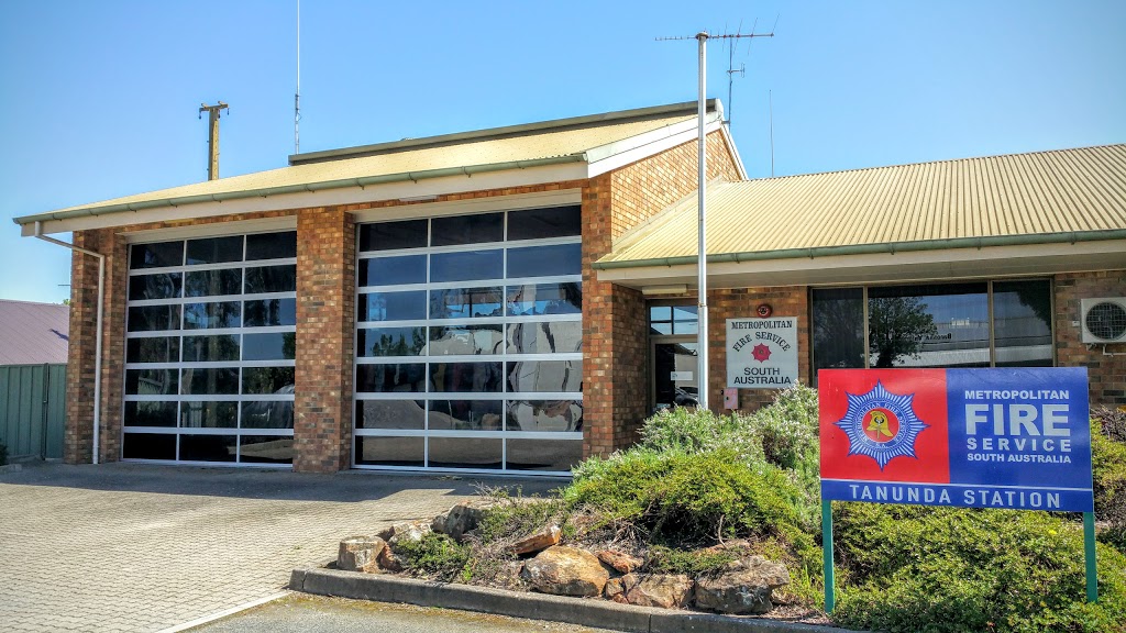 Tanunda Metropolitan Fire Service | fire station | 154-156 Murray St, Tanunda SA 5232, Australia | 0885633359 OR +61 8 8563 3359