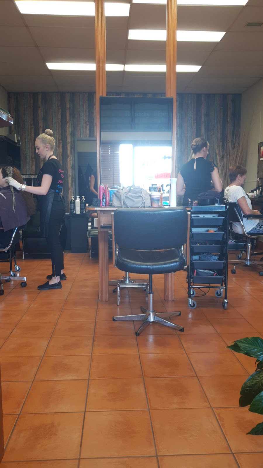 Clip Around The Ears | hair care | 8/1 Walters St, Lowood QLD 4311, Australia | 0754261956 OR +61 7 5426 1956
