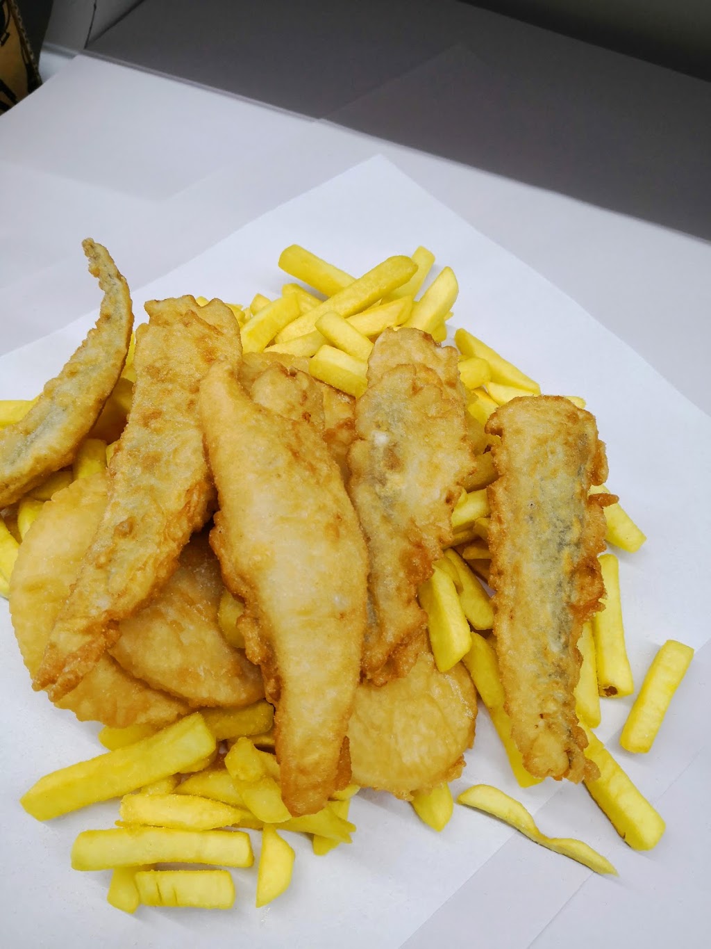 Autumn Place Fish & Chips | 21 Autumn Pl, Doveton VIC 3177, Australia | Phone: (03) 9794 9971