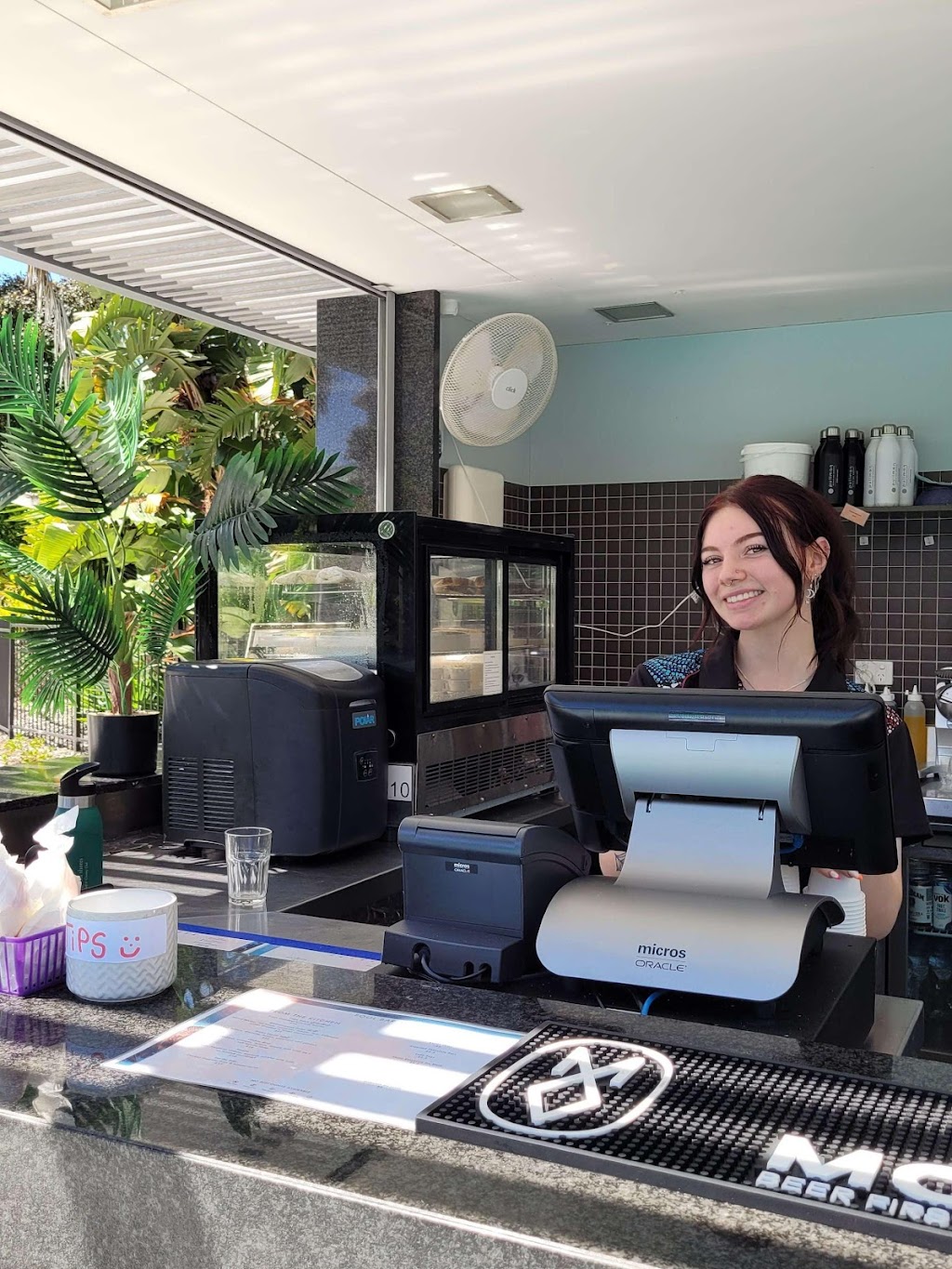 LAGOON BAR | 1 Magenta Dr, Magenta NSW 2261, Australia | Phone: (02) 4352 8100