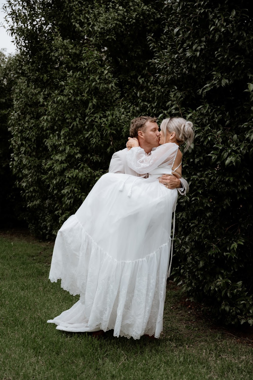Sarah Bradford Photography | 175 Keys Rd, Hampton QLD 4352, Australia | Phone: 0401 833 043