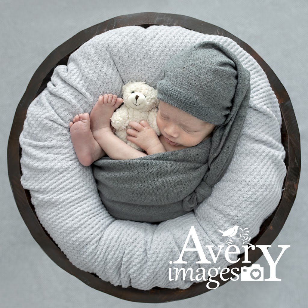 Avery Images - Newborn + Family Photographer | Lindeman Grove, Cessnock NSW 2325, Australia | Phone: 0447 981 066