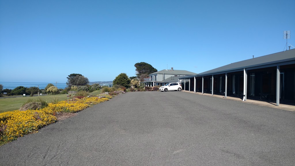 Skenes Creek Lodge Motel | 61 Great Ocean Rd, Skenes Creek VIC 3233, Australia | Phone: (03) 5237 6918