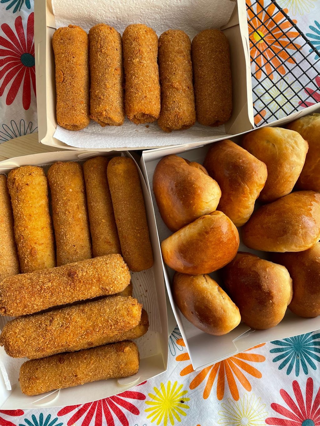 Hot & Sweet Cakes & Products | Cornish St, Cobram VIC 3644, Australia | Phone: 0449 743 290