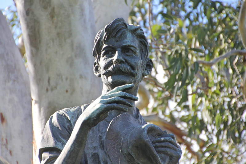 Henry Lawson Memorial | 1C Mrs Macquaries Rd, Sydney NSW 2000, Australia