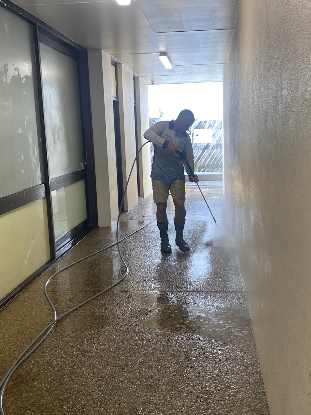 On Point Pressure Cleaning |  | 3 Thor St, Victoria Point QLD 4165, Australia | 0423528000 OR +61 423 528 000