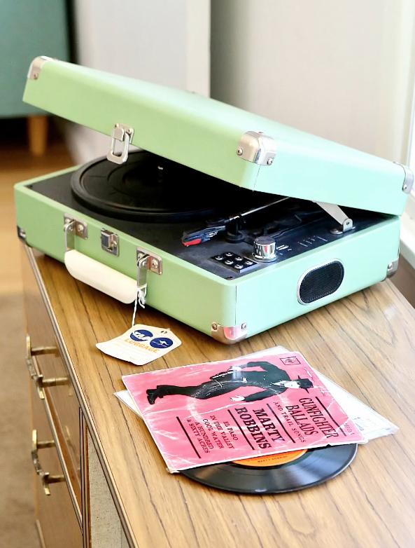 Martini Retro Hideaway | 43 Banjo Paterson Cres, Jindabyne NSW 2627, Australia | Phone: 0416 284 719