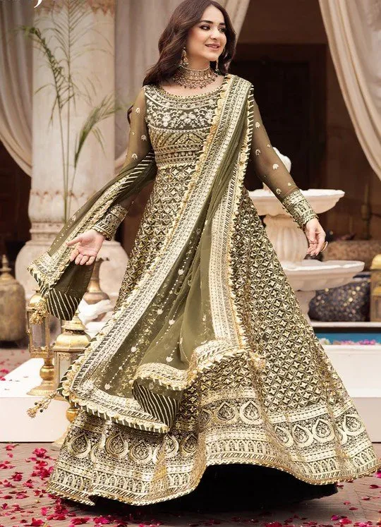 Less & Luxury | 7 Turnberry Cl, Oxley QLD 4075, Australia | Phone: 0469 234 614