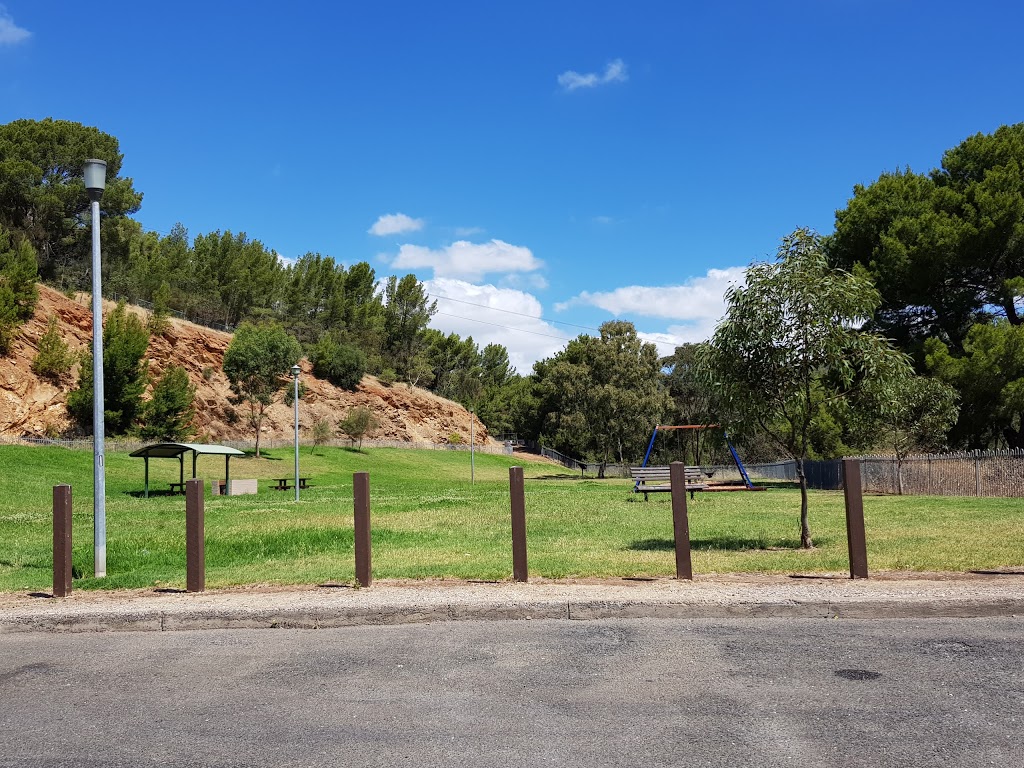 McElligotts Quarry Reserve | park | Carrick Hill Dr, Mitcham SA 5f062, Australia | 0883728888 OR +61 8 8372 8888