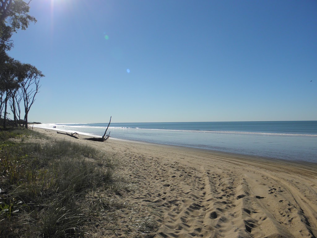 Moore Park Beach Huts | lodging | 39 Palm View Dr, Moore Park Beach QLD 4670, Australia | 0741548283 OR +61 7 4154 8283