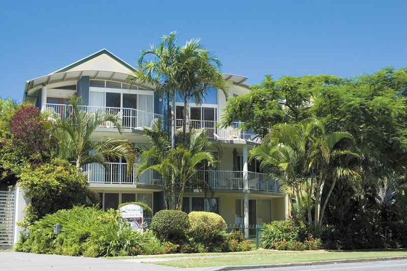 Noosa Outrigger Beach Resort | 275 Gympie Terrace, Noosaville QLD 4566, Australia | Phone: (07) 5449 7040